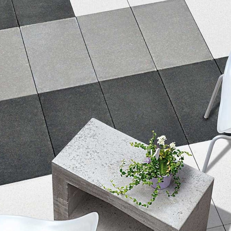 középszürke, sötétszürke