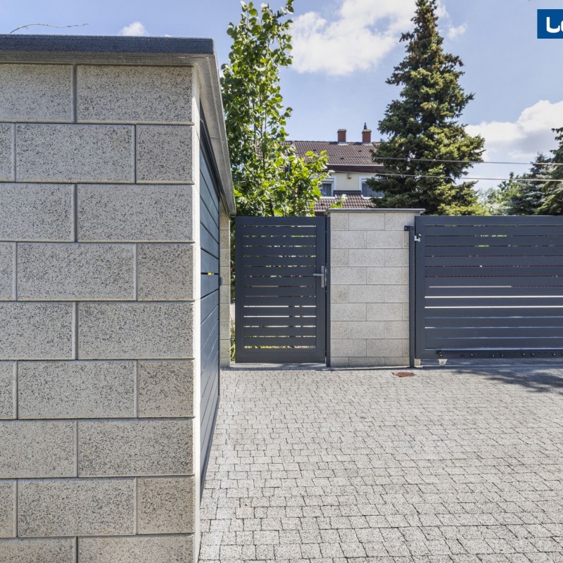 Leier Modern kerítéskő finomszórt normál törtfehér 40 X 20 cm