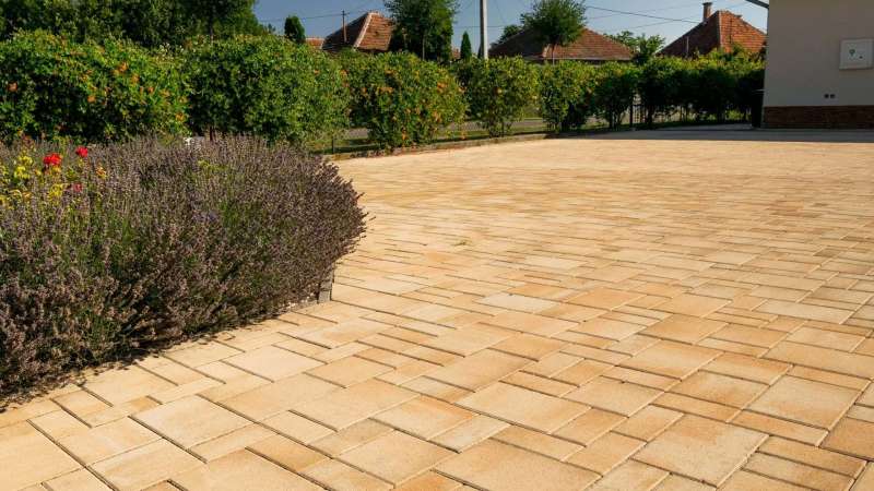 Térkő a kertben is? Nézzük meg a legnagyobb előnyeit!